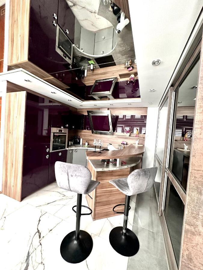 Lustrzany Centrum Apartament Warszawa