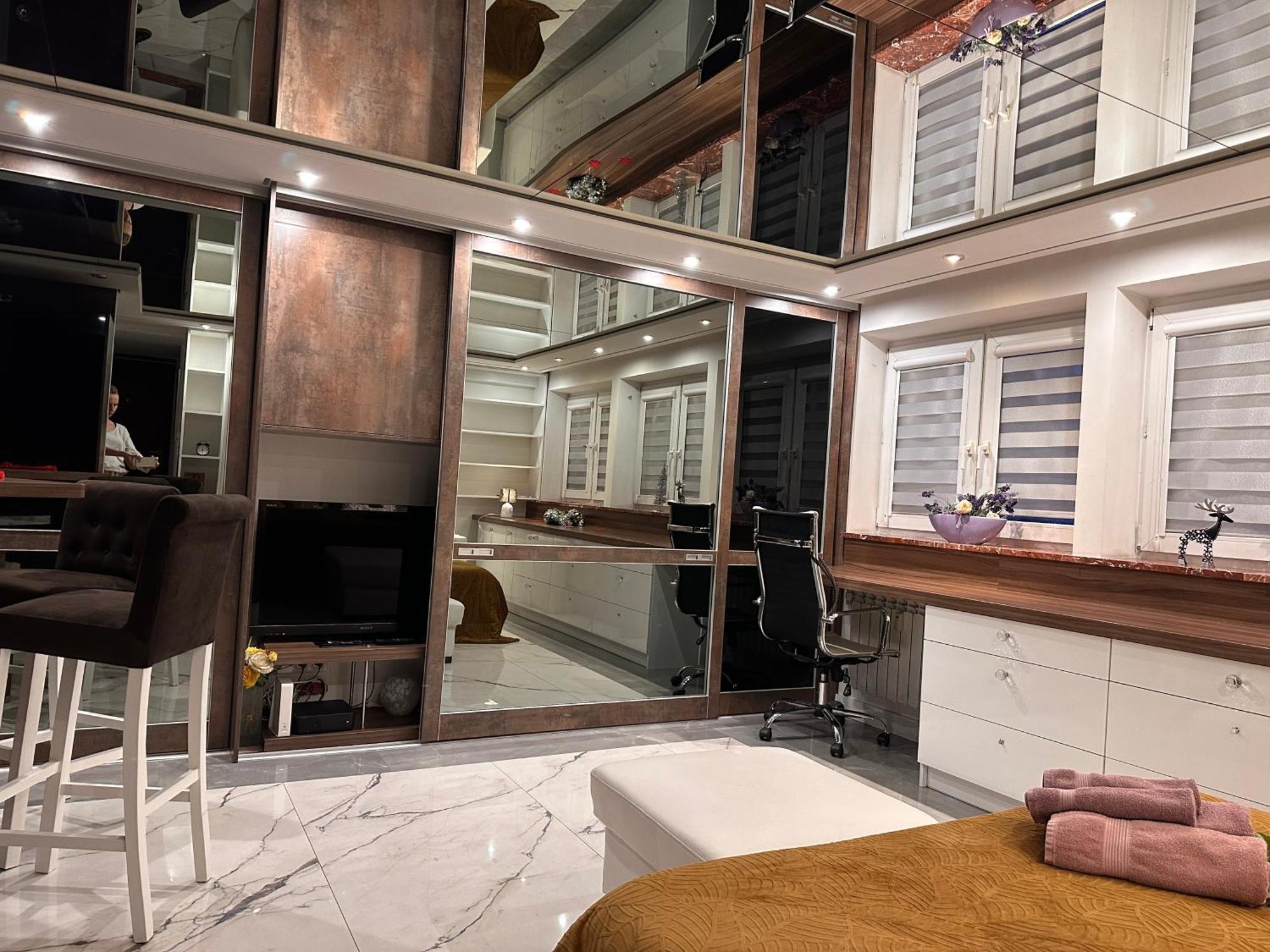 Apartament Lustrzany Centrum Warszawa